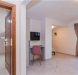 6 bedroom villa with pool near Pula, sleeps 12